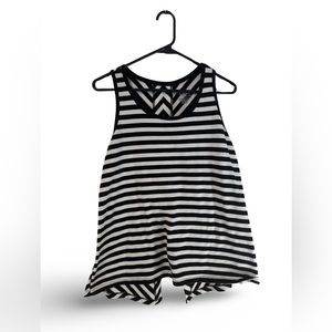 Time and Tru Women’s Tank Top - LG 12-14 - Black and White Stripes